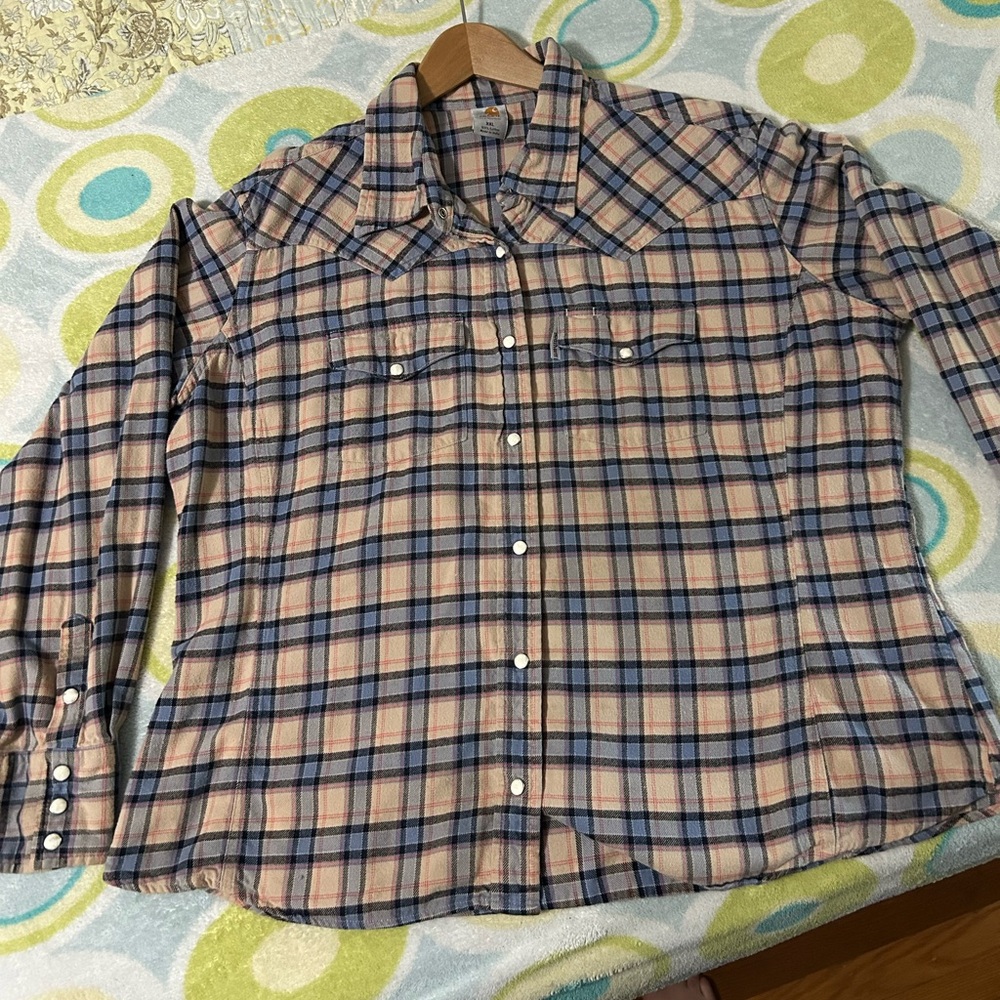 Women’s Carhartt Plaid Flannel Shirt in Beige, Navy & Pink XXL